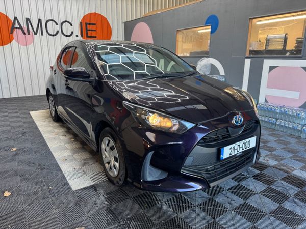 Toyota Yaris Hatchback, Petrol Hybrid, 2021, Purple