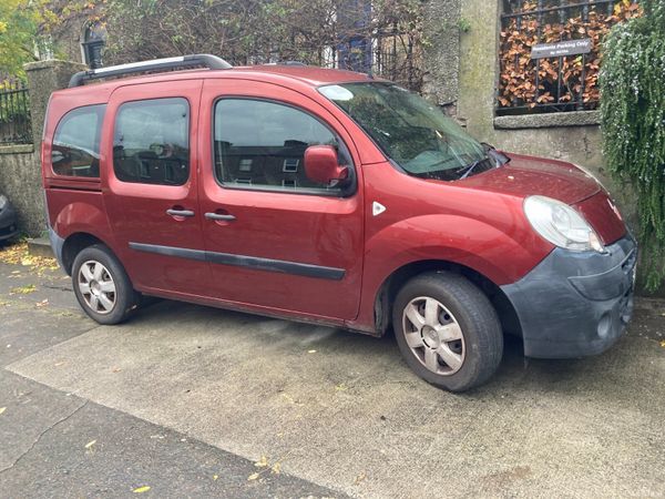 Renault Kangoo MPV, Petrol, 2010, Red