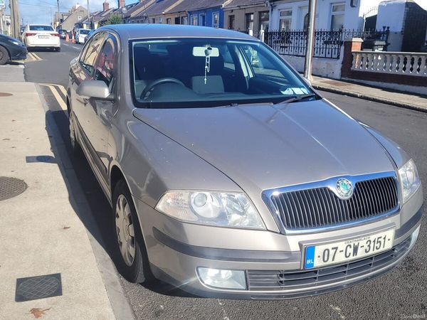 Skoda Octavia Hatchback, Petrol, 2007, Beige