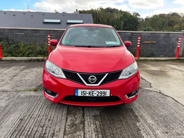 Nissan Pulsar Hatchback, Petrol, 2015, Red