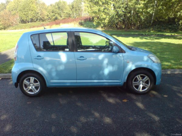 Daihatsu Sirion Hatchback, Petrol, 2009, Blue