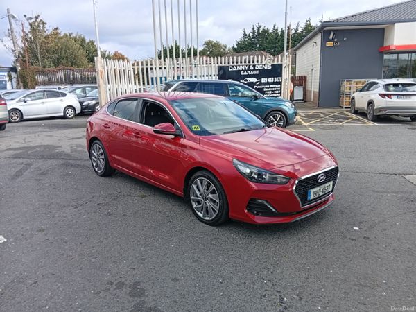 Hyundai i30 Hatchback, Petrol, 2019, Red