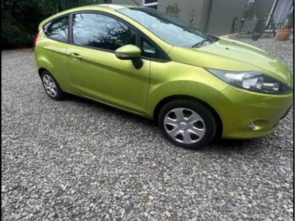 Ford Fiesta Hatchback, Diesel, 2011, Green