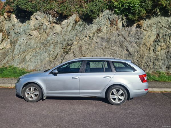 Skoda Octavia Estate, Diesel, 2016, Silver
