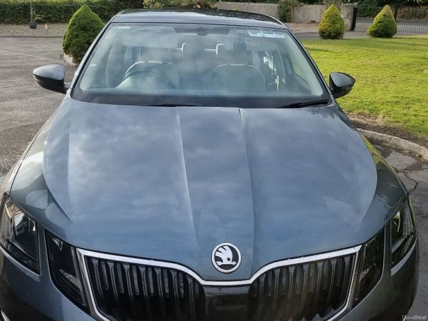 Skoda Octavia Saloon, Petrol, 2018, Grey