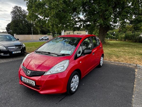 Honda Jazz Hatchback, Petrol, 2014, Red