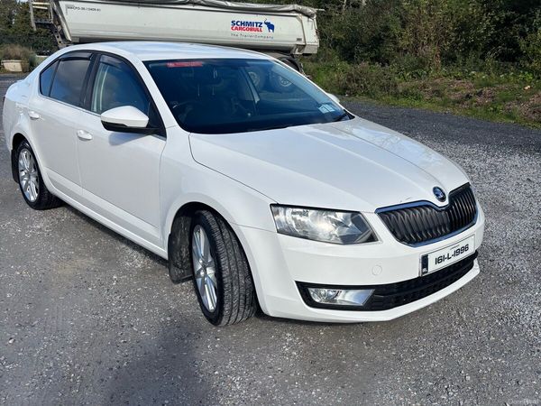 Skoda Octavia Saloon, Diesel, 2016, White
