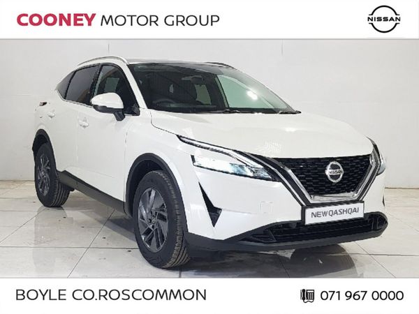 Nissan Qashqai MPV, Petrol, 2022, White