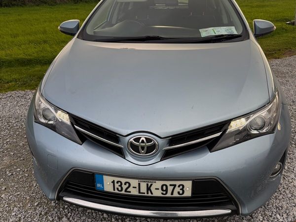 Toyota Auris Hatchback, Diesel, 2013, Blue