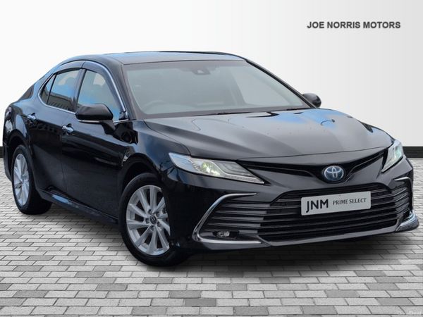Toyota Camry Saloon, Petrol Hybrid, 2022, White