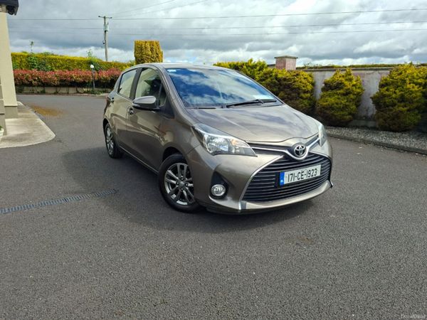Toyota Yaris Hatchback, Petrol, 2017, Grey