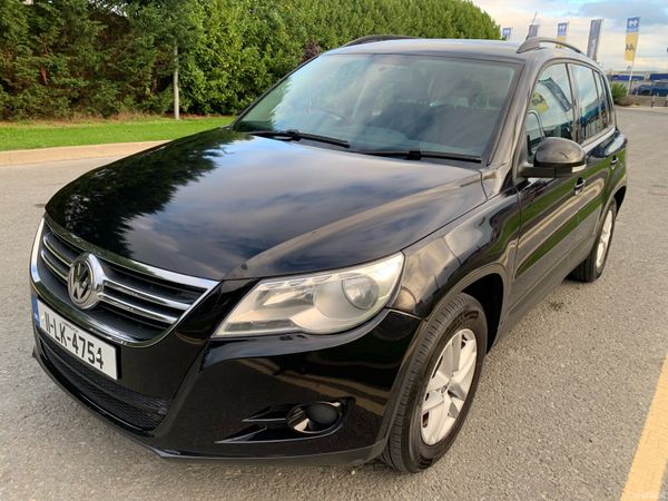 Volkswagen Tiguan SUV, Diesel, 2011, Black