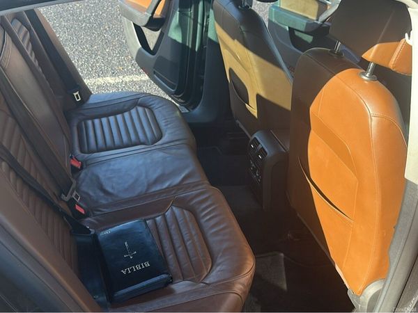 Volkswagen Passat Saloon, Diesel, 2011, Brown