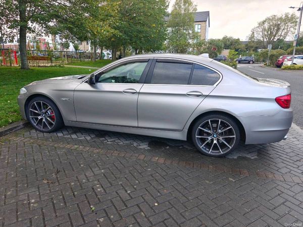 BMW 5-Series Saloon, Diesel, 2010, Silver
