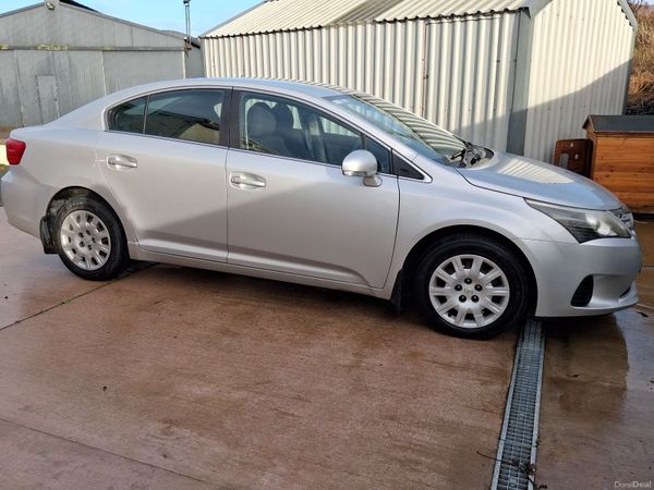 Toyota Avensis Saloon, Diesel, 2014, Silver