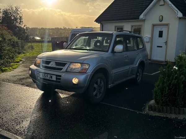 Mitsubishi Pajero SUV, Diesel, 2005, Silver