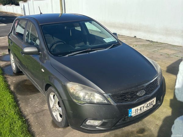 Kia Ceed Hatchback, Diesel, 2011, Grey