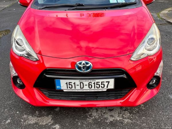 Toyota Aqua Hatchback, Petrol Hybrid, 2015, Red