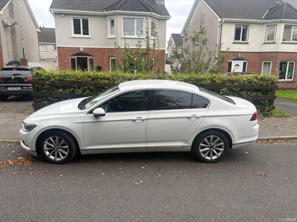 Volkswagen Passat Saloon, Diesel, 2015, White