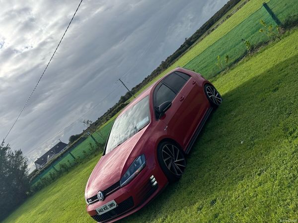 Volkswagen Golf Hatchback, Diesel, 2014, Red