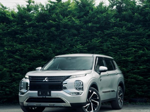 Mitsubishi Outlander SUV, Petrol Plug-in Hybrid, 2022, Silver