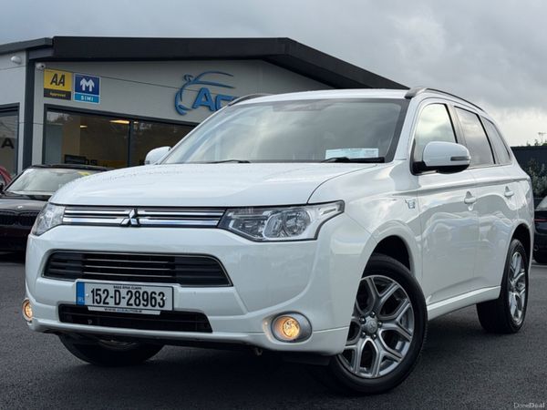 Mitsubishi Outlander Estate, Petrol Plug-in Hybrid, 2015, White
