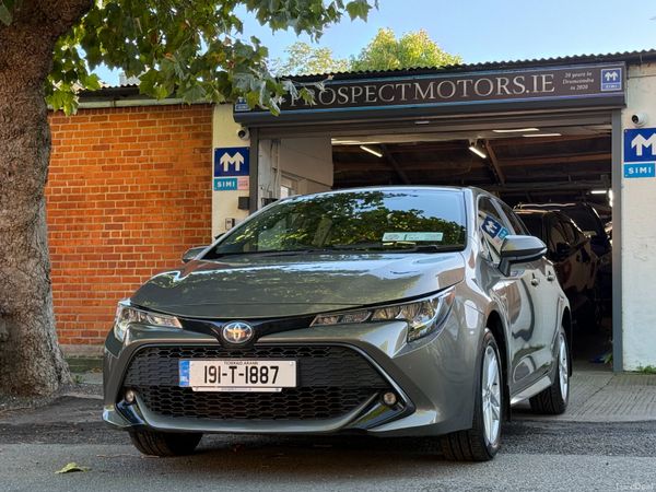 Toyota Corolla Hatchback, Petrol Hybrid, 2019, Green