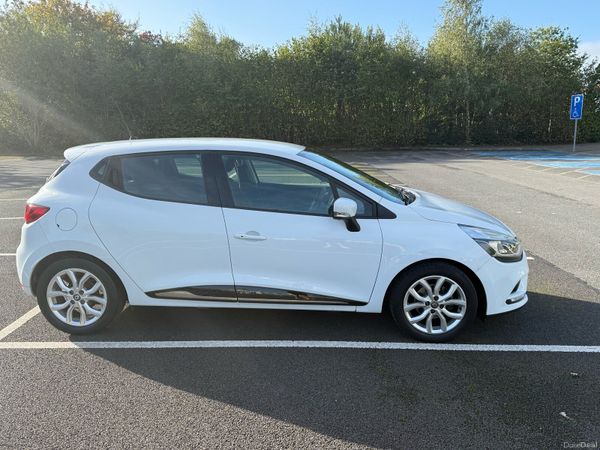 Renault Clio Hatchback, Petrol, 2017, White