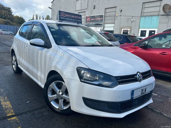 Volkswagen Polo Hatchback, Petrol, 2014, White