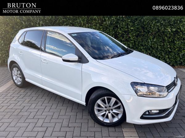 Volkswagen Polo Hatchback, Petrol, 2015, White