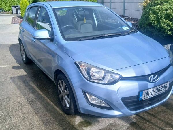 Hyundai i20 Hatchback, Petrol, 2014, Blue