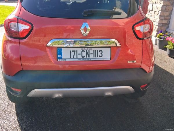 Renault Captur Hatchback, Diesel, 2017, Red