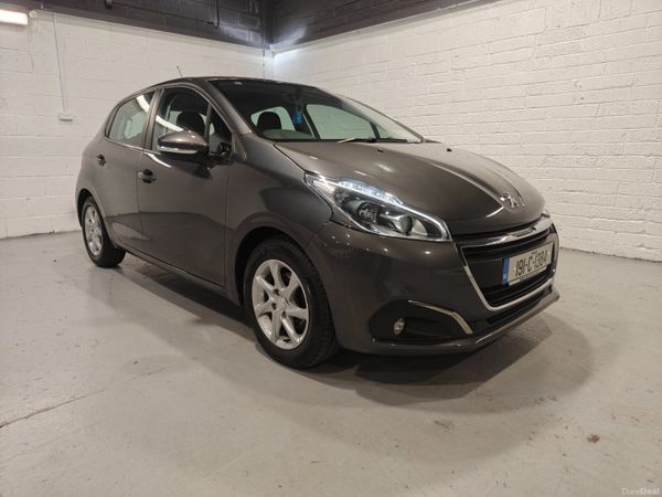 Peugeot 208 Hatchback, Petrol, 2019, Grey