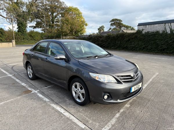 Toyota Corolla Saloon, Petrol, 2011, Grey