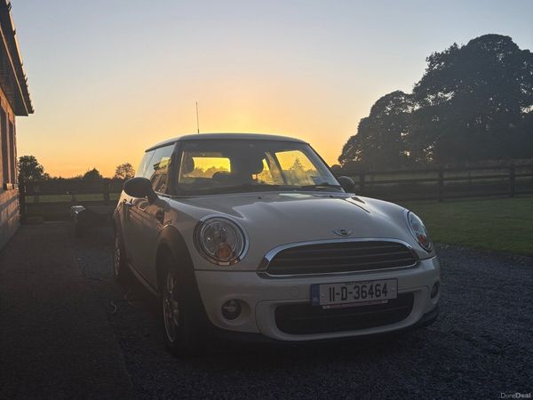 Mini First Hatchback, Petrol, 2011, White