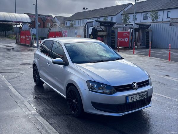 Volkswagen Polo Hatchback, Petrol, 2014, Silver