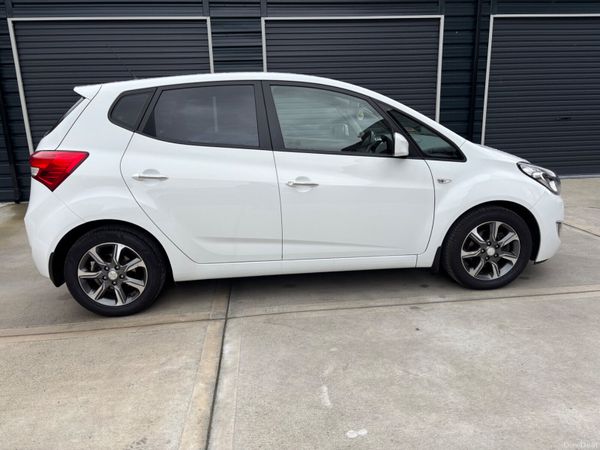 Hyundai ix20 MPV, Petrol, 2020, White