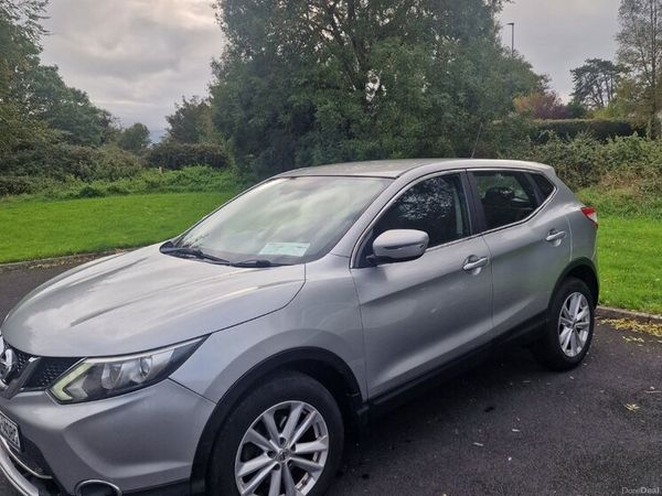 Nissan Qashqai Hatchback, Diesel, 2014, Silver