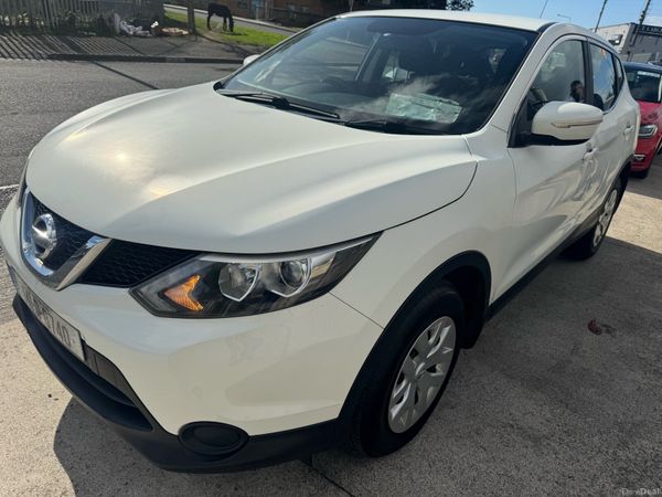 Nissan Qashqai Hatchback, Diesel, 2014, White