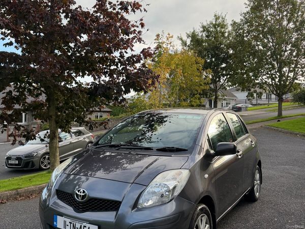 Toyota Yaris Hatchback, Petrol, 2011, Grey