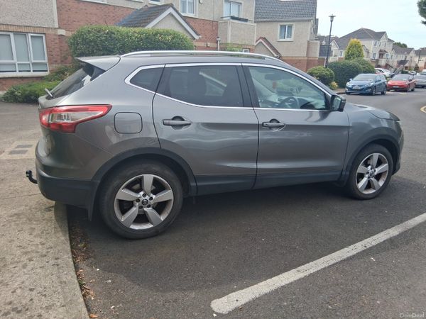 Nissan Qashqai Hatchback, Diesel, 2016, Grey