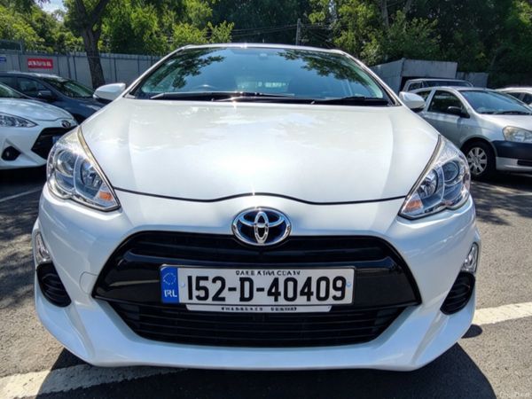 Toyota Aqua Hatchback, Petrol Hybrid, 2015, White