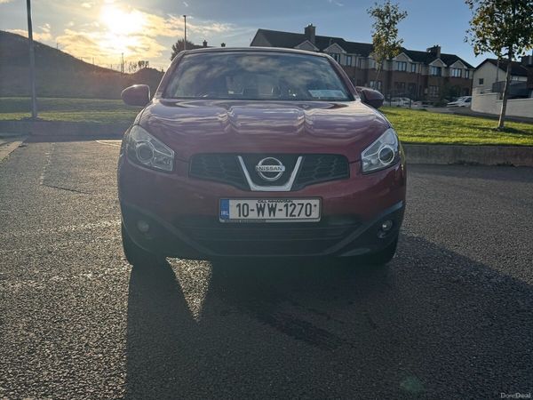 Nissan Qashqai Hatchback, Diesel, 2010, Red