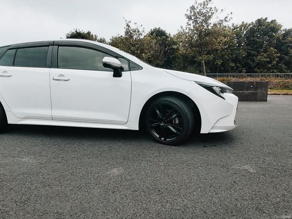 Toyota Corolla Estate, Petrol Hybrid, 2022, White