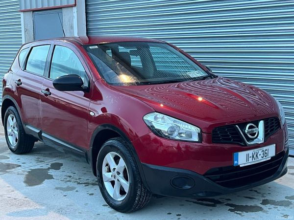 Nissan Qashqai Hatchback, Diesel, 2011, Red