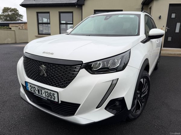 Peugeot 2008 MPV, Petrol, 2021, White