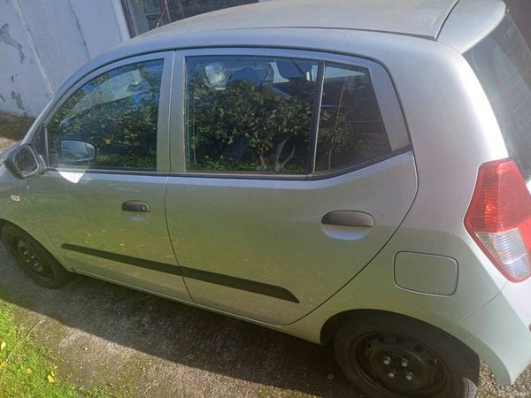 Hyundai i10 Hatchback, Petrol, 2009, Silver
