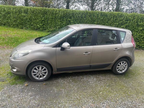 Renault Scenic MPV, Diesel, 2010, Gold
