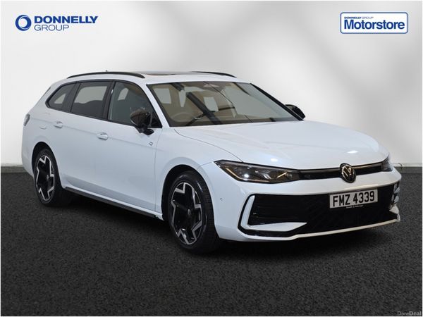 Volkswagen Passat Estate, Petrol Hybrid, 2024, White