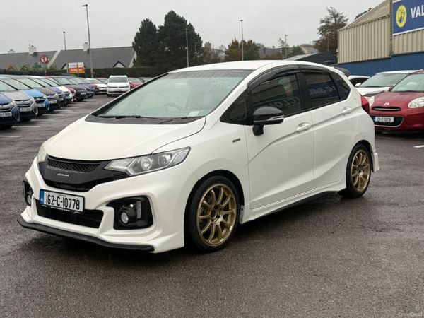 Honda Fit Hatchback, Petrol Hybrid, 2016, White